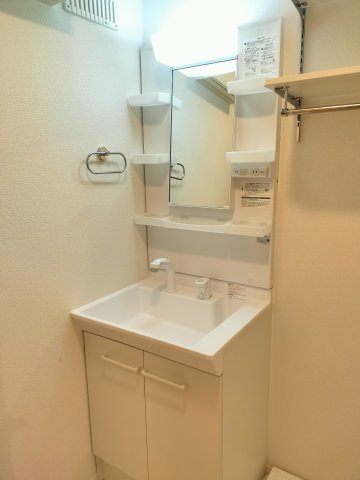 洗面設備　他のお部屋の写真です
