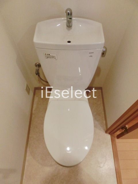トイレ　トイレはシンプルですね。