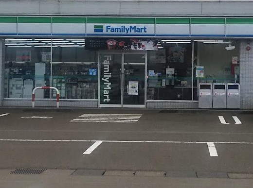 コンビニ　ファミリーマート南七日町店（コンビニ）まで449m