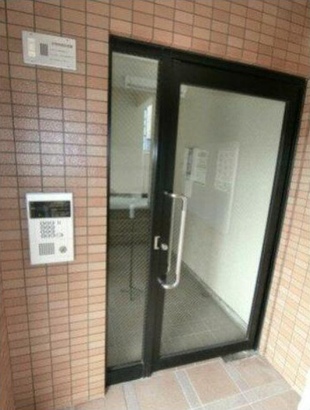 エントランス　ゆとりのあるエントランスです