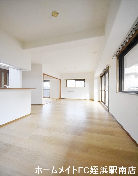 居室・リビング　★南向き・角部屋で明るい室内♪★参考写真