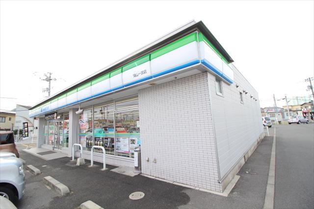 コンビニ　ファミリーマート一宮店（コンビニ）まで129m