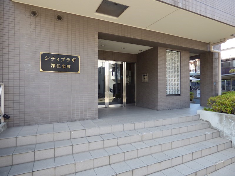 エントランス　当店は家主強制でない場合、消毒・抗菌代や安心サポート代など不