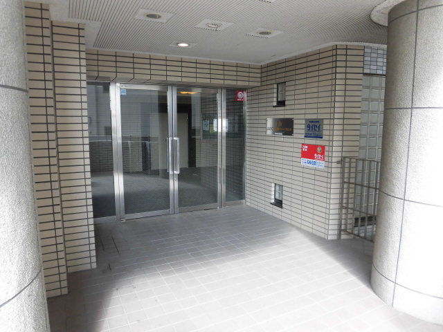 エントランス　きれいなエントランスです