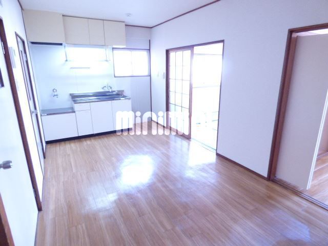 居室・リビング　家具の配置もしやすいですね。