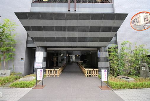 エントランス　ゆとりのあるエントランスです