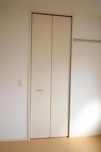 収納　同物件別号室の写真です。