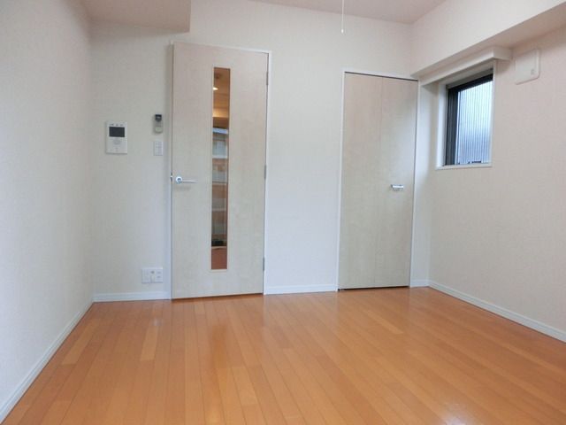 居室・リビング　角部屋2面採光です★