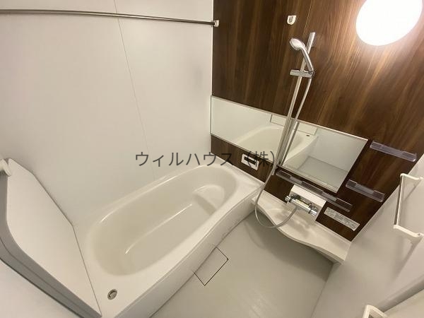 バス・シャワールーム　浴室乾燥機付き！