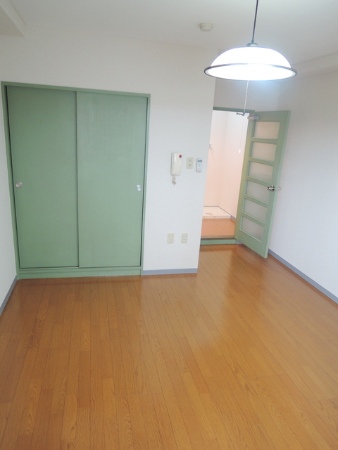 居室・リビング　★明るいフローリングのお部屋です★