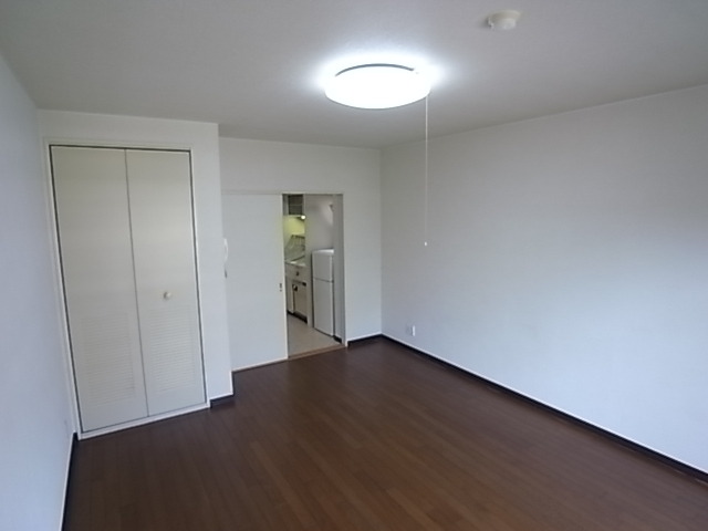 居室・リビング　見ての通り日当たり良好のお部屋です。