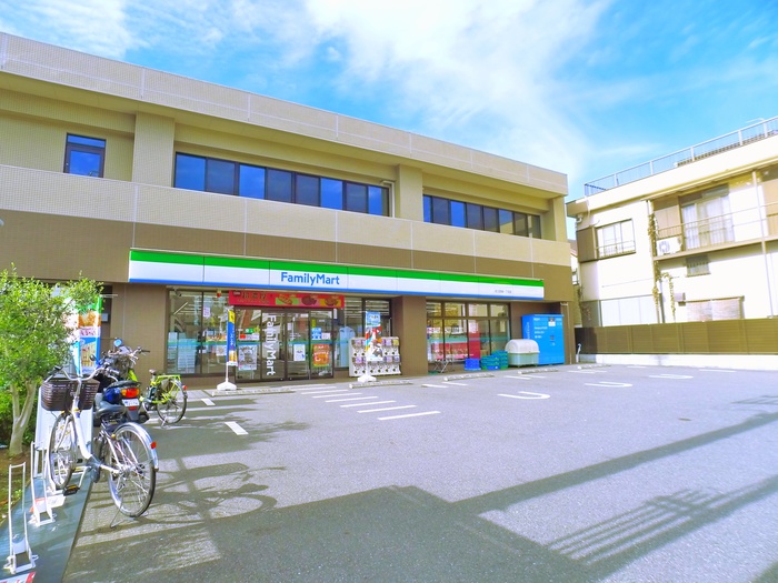 コンビニ　ファミリーマート（コンビニ）まで293m