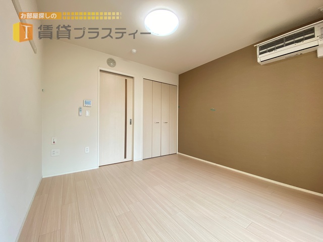 居室・リビング　アクセントクロスがお洒落ですね！