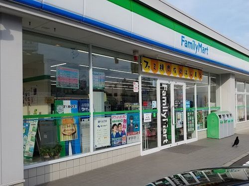 コンビニ　ファミリーマート福井和田一丁目（コンビニ）まで600m