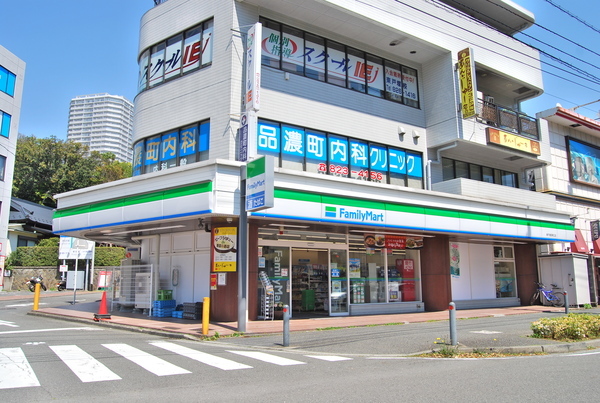 コンビニ　ファミリーマート東戸塚駅東口店（コンビニ）まで446m