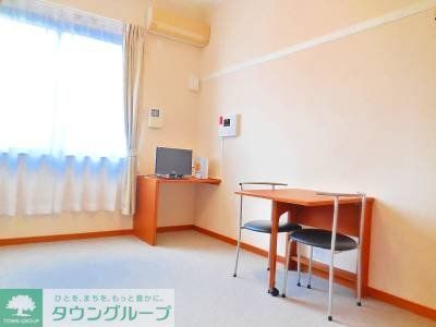 居室・リビング　2階は全室防音効果を考慮したカーペット仕様です。