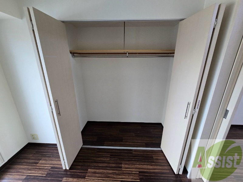 収納　寝室の収納です。部屋がすっきり片付きます。