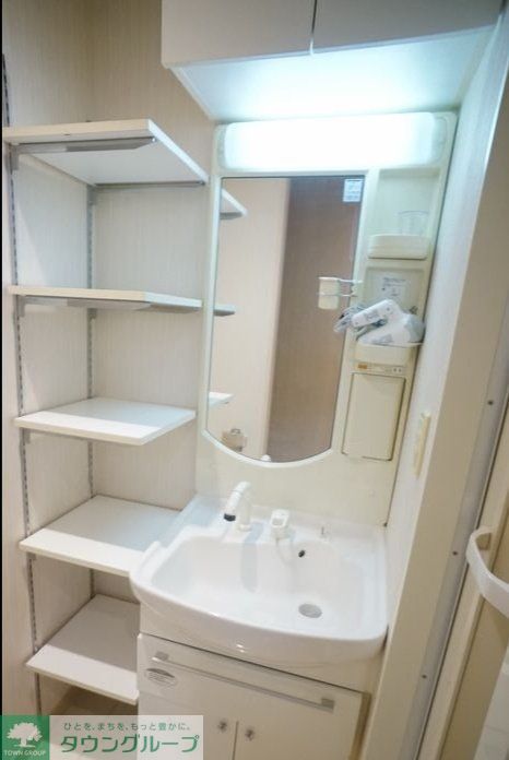 洗面設備　同じ間取りの別部屋写真