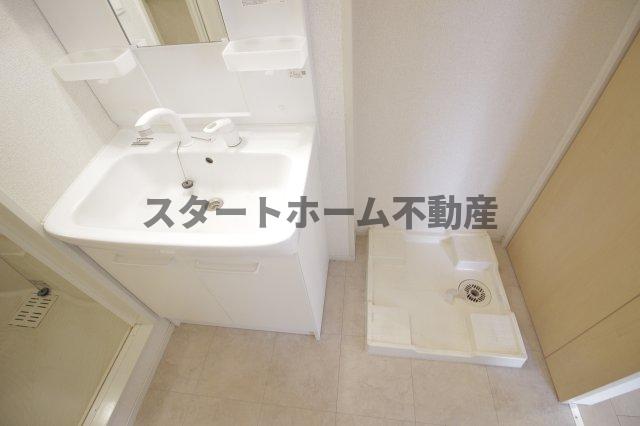 洗面設備　コンパクトで使いやすい洗面所