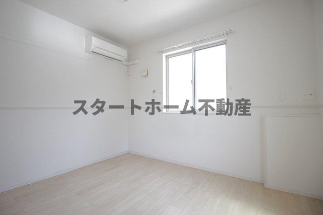 その他部屋・スペース　落ち着いて過ごせるお部屋なので、寝室にいかがでしょうか
