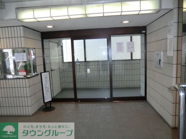 エントランス　管理人室あり