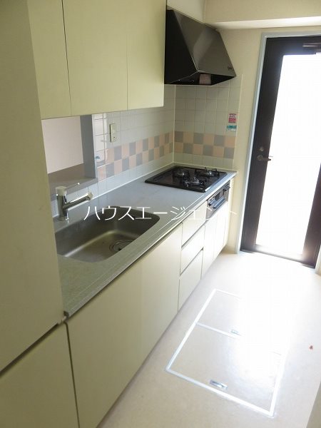キッチン　システムキッチンでお料理も楽々♪※参考写真