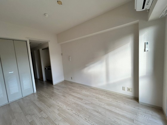 居室・リビング　※別号室の写真です