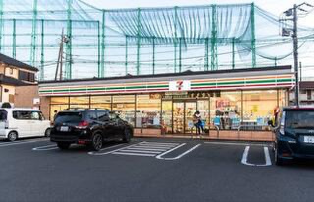 コンビニ　セブンイレブン八王子西片倉３丁目店（コンビニ）まで664m