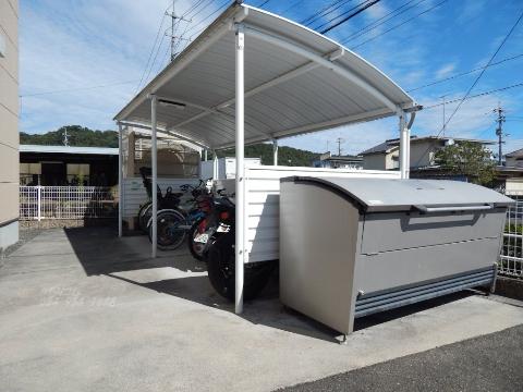 その他共有部分　専用ごみ場　駐輪場完備