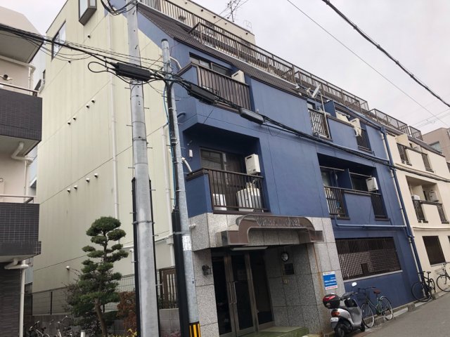 建物外観　最寄駅徒歩6分の物件です♪