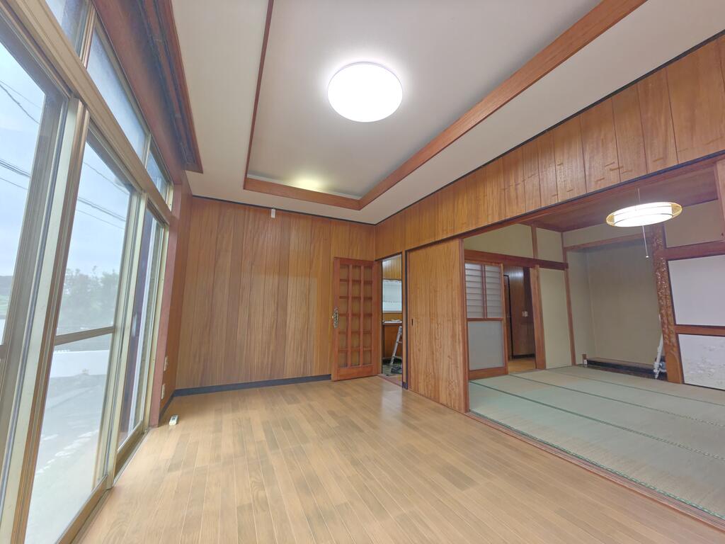 八千代市大型戸建ての居間写真