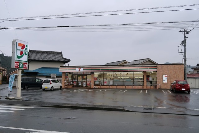 コンビニ　セブンイレブン武蔵五日市駅前店（コンビニ）まで840m