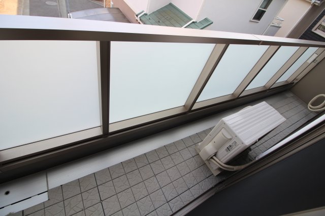 バルコニー　※別号室（205号室）参考写真。現況優先です。