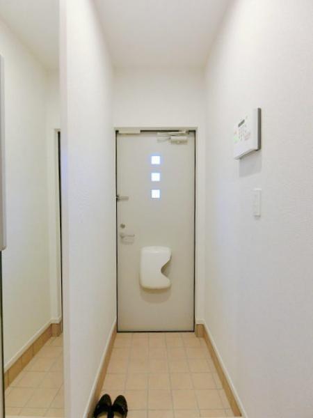 ＪＲ信越本線 長野駅 徒歩42分 2階建 築3年の玄関写真