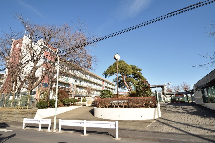 中学校　高階中学校（中学校）まで770m