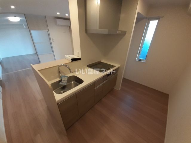 仙台市地下鉄南北線 長町一丁目駅 徒歩9分 3階建 築3年のキッチン写真