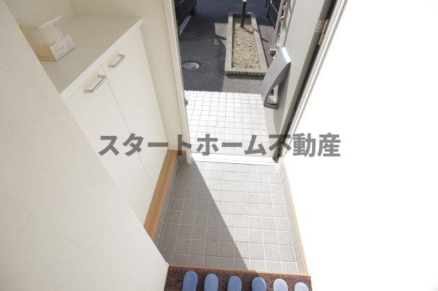 ＪＲ高徳線 徳島駅 徒歩69分 2階建 築21年の玄関写真