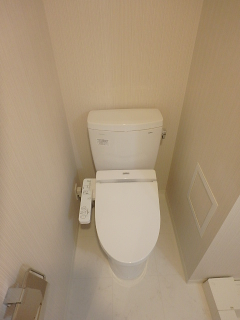ＪＲ総武線 本八幡駅 徒歩3分 10階建 築10年のトイレ写真