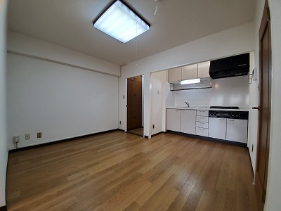 トーア早稲田マンションの居間写真