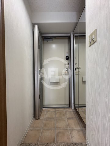 玄関　セザール難波西　玄関
