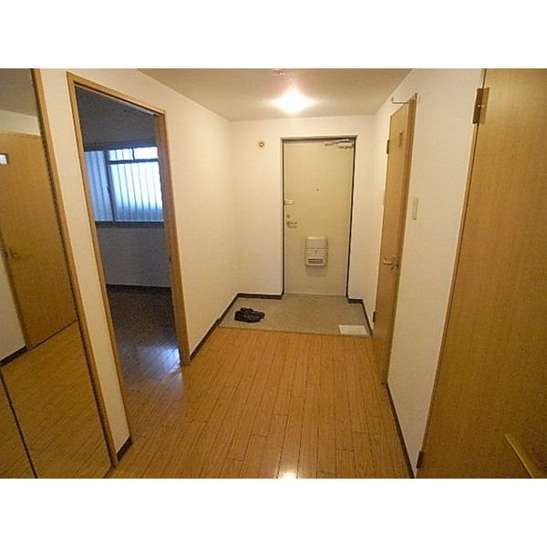 箕浦マンションの玄関写真