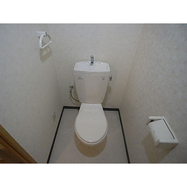 箕浦マンションのトイレ写真