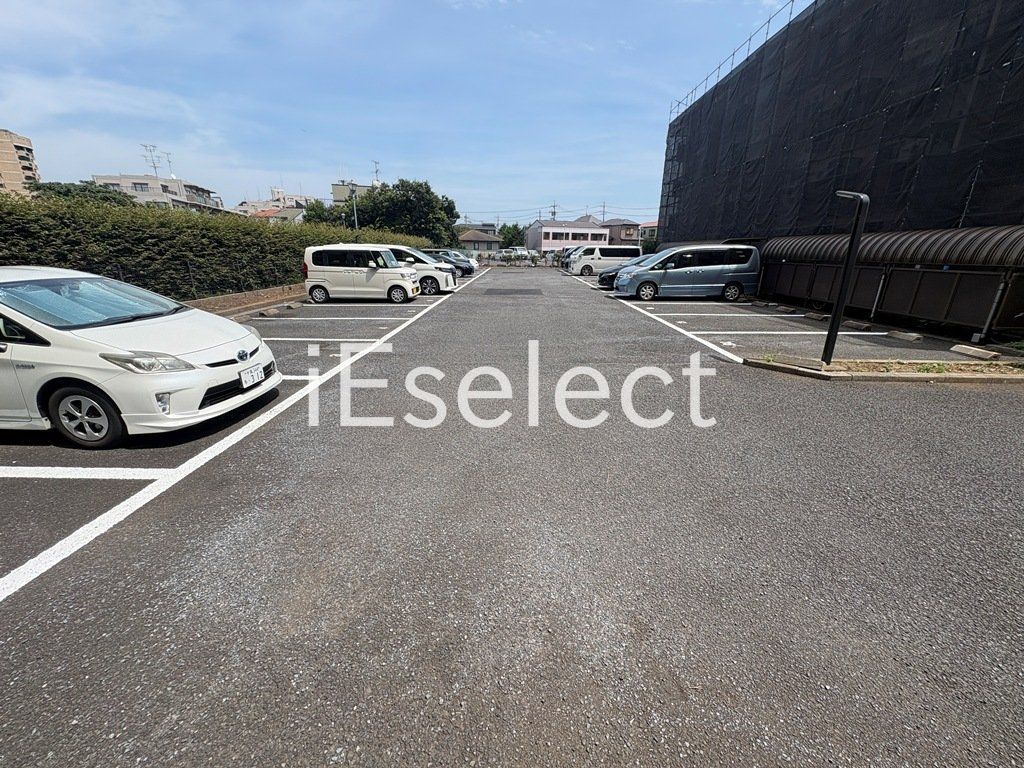 駐車場　敷地内駐車場も募集中です！