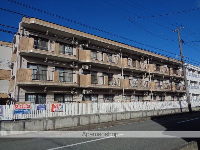 山形新幹線 山形駅 バス乗車時間：8分 最寄りバス停で下車 徒歩4分 築33年