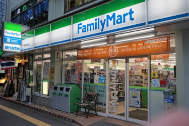 コンビニ　ファミリーマート 山中屋高津駅前店（コンビニ）まで507m