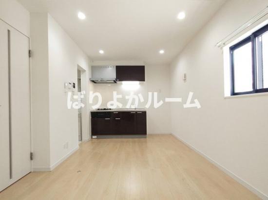 Favoloso花畑Iの居間写真