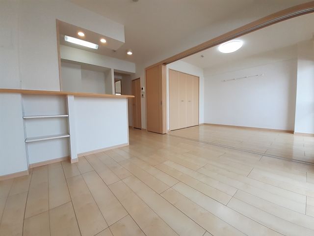 エテルノHMSの居間写真