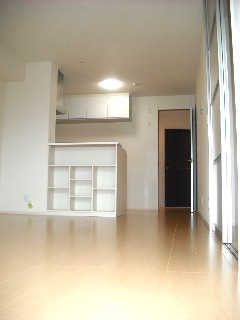 ＪＲ関西本線 久宝寺駅 徒歩15分 3階建 築18年の居間写真