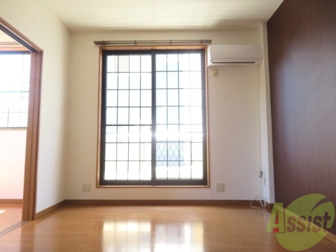 居室・リビング　明かりの入りやすい、南向きのお部屋です。