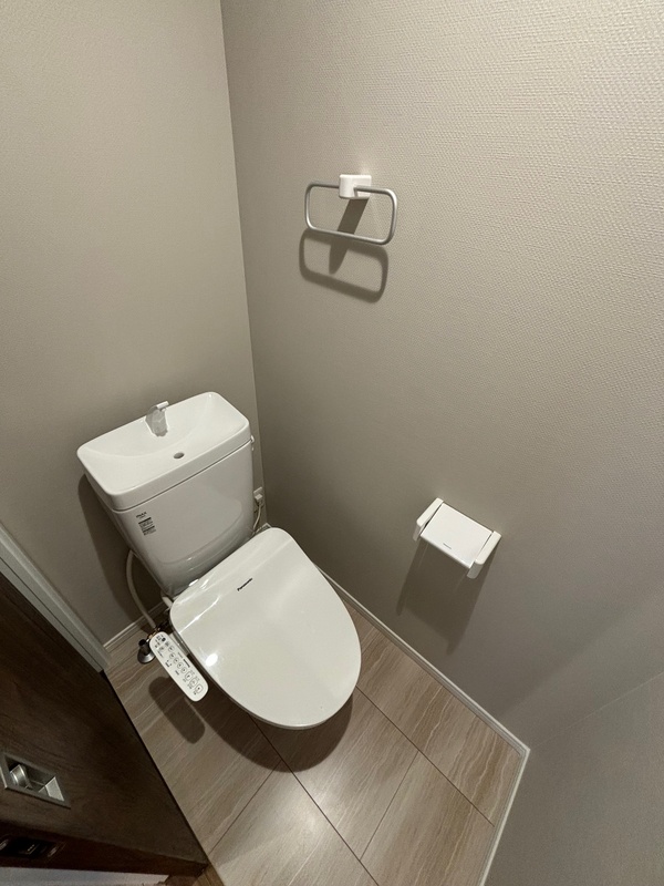 ＪＲ常磐線 北小金駅 徒歩4分 3階建 築3年のトイレ写真